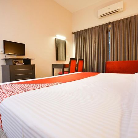 Super Townhouse Mookkannoor Tourist Home Angamaly Extérieur photo