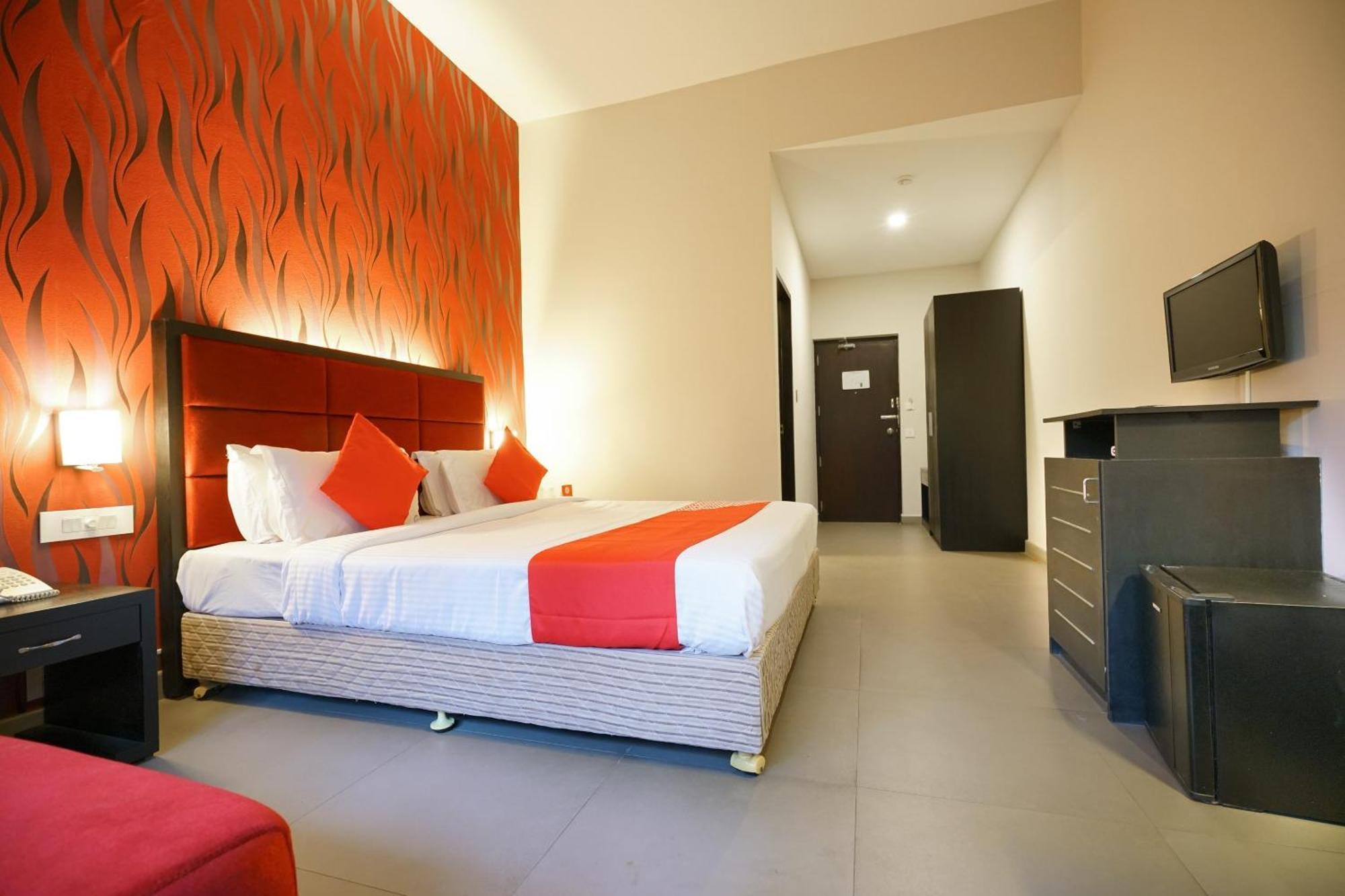Super Townhouse Mookkannoor Tourist Home Angamaly Extérieur photo