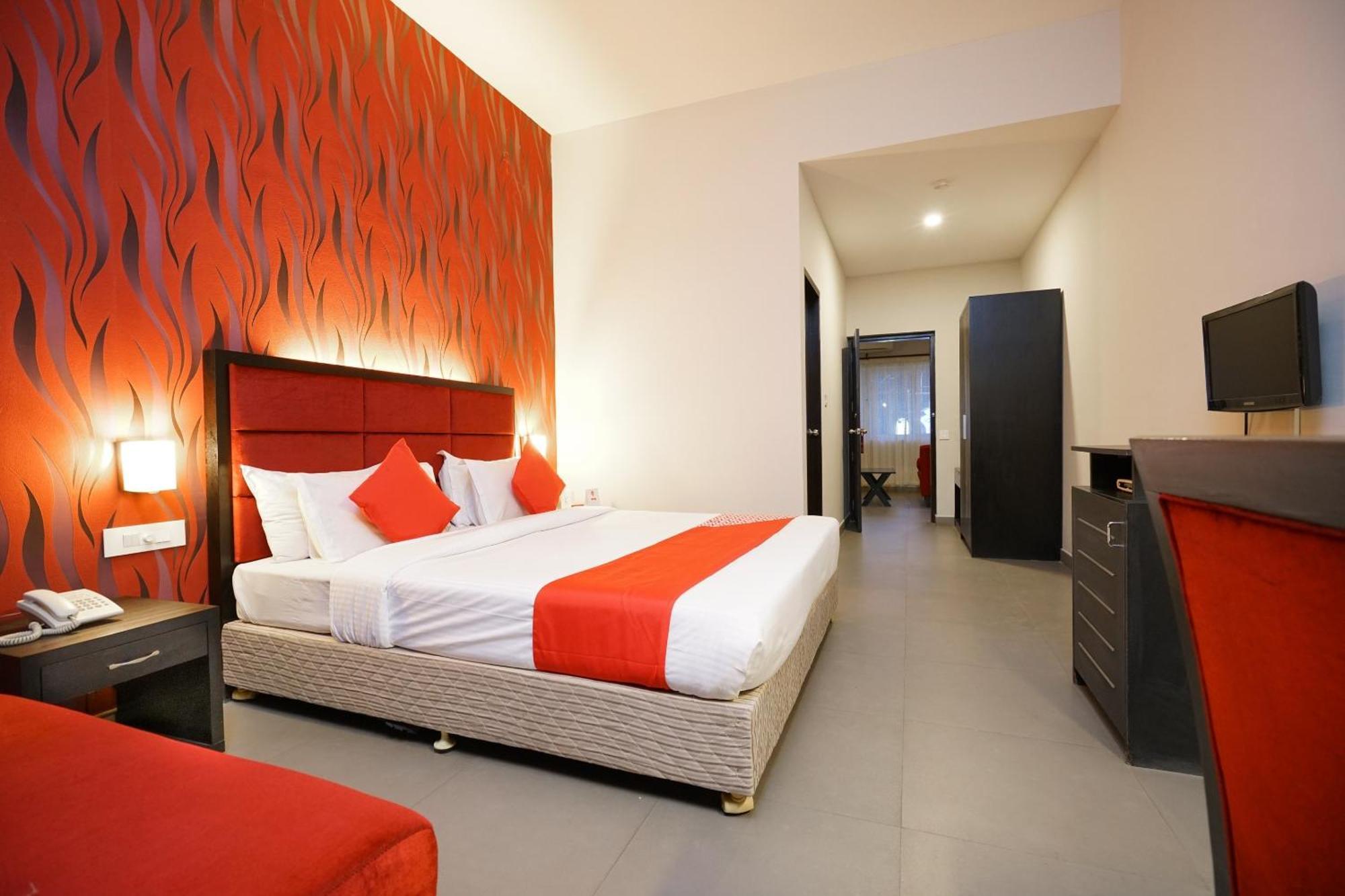 Super Townhouse Mookkannoor Tourist Home Angamaly Extérieur photo