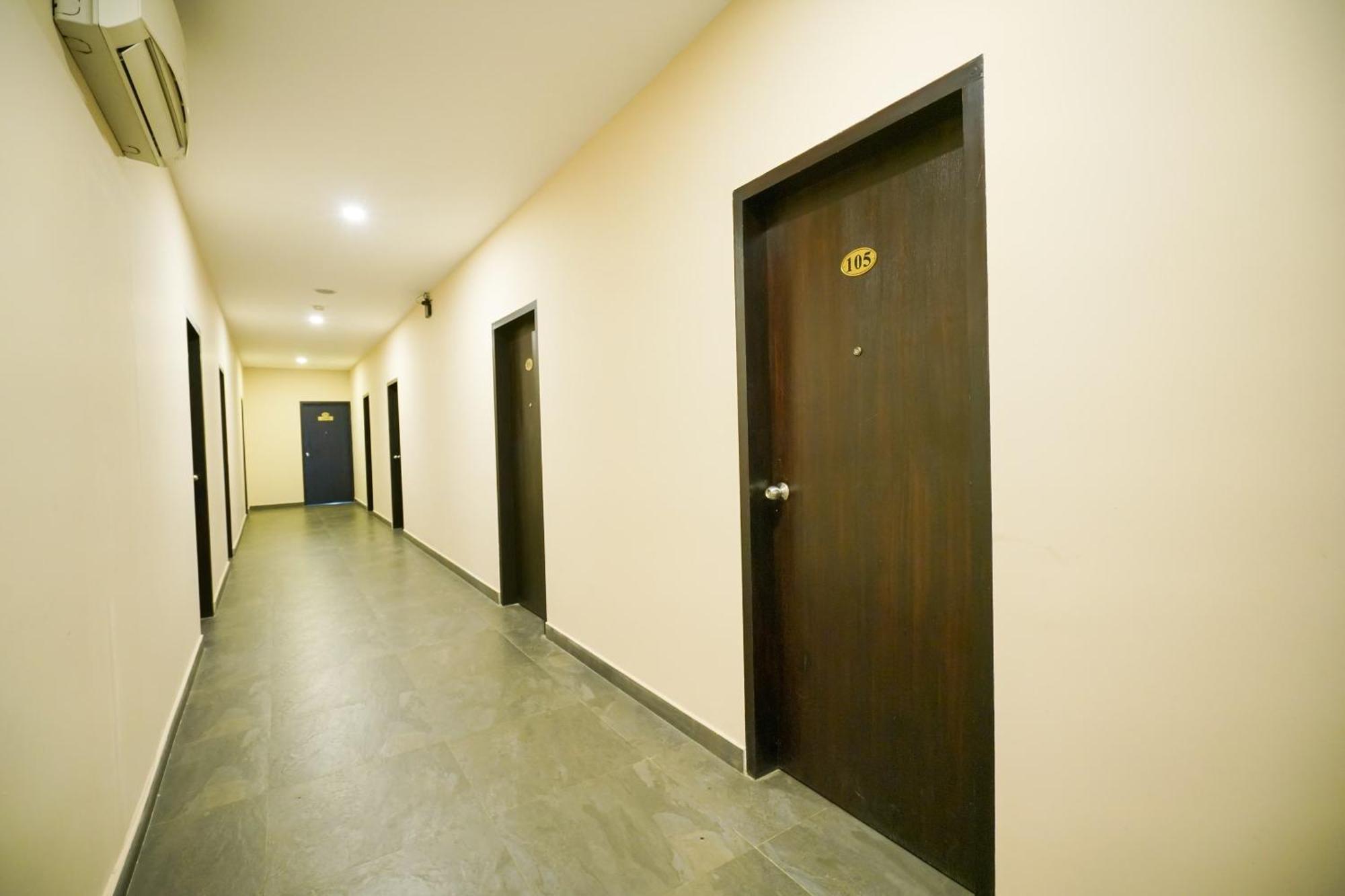 Super Townhouse Mookkannoor Tourist Home Angamaly Extérieur photo