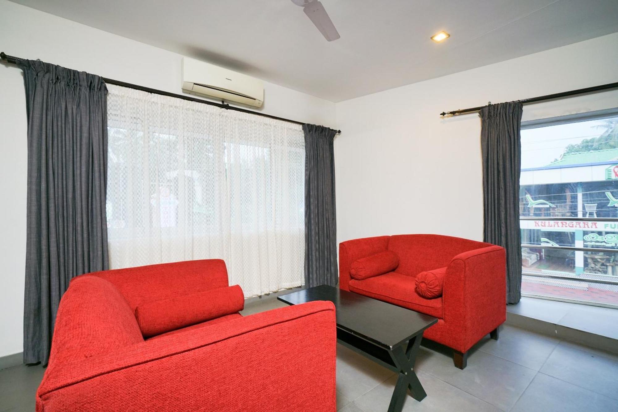 Super Townhouse Mookkannoor Tourist Home Angamaly Extérieur photo