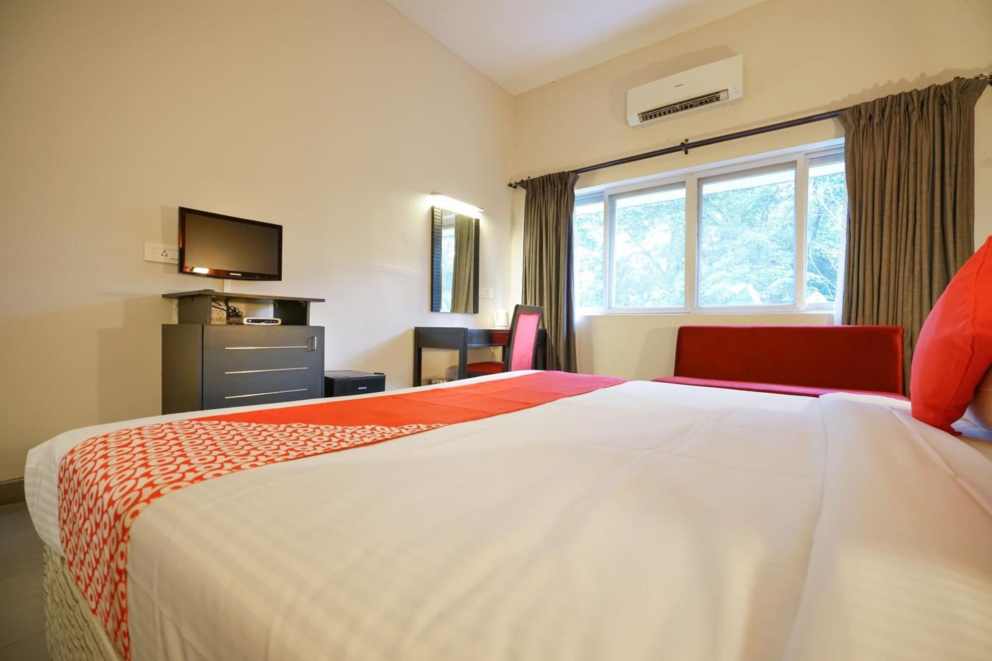 Super Townhouse Mookkannoor Tourist Home Angamaly Extérieur photo