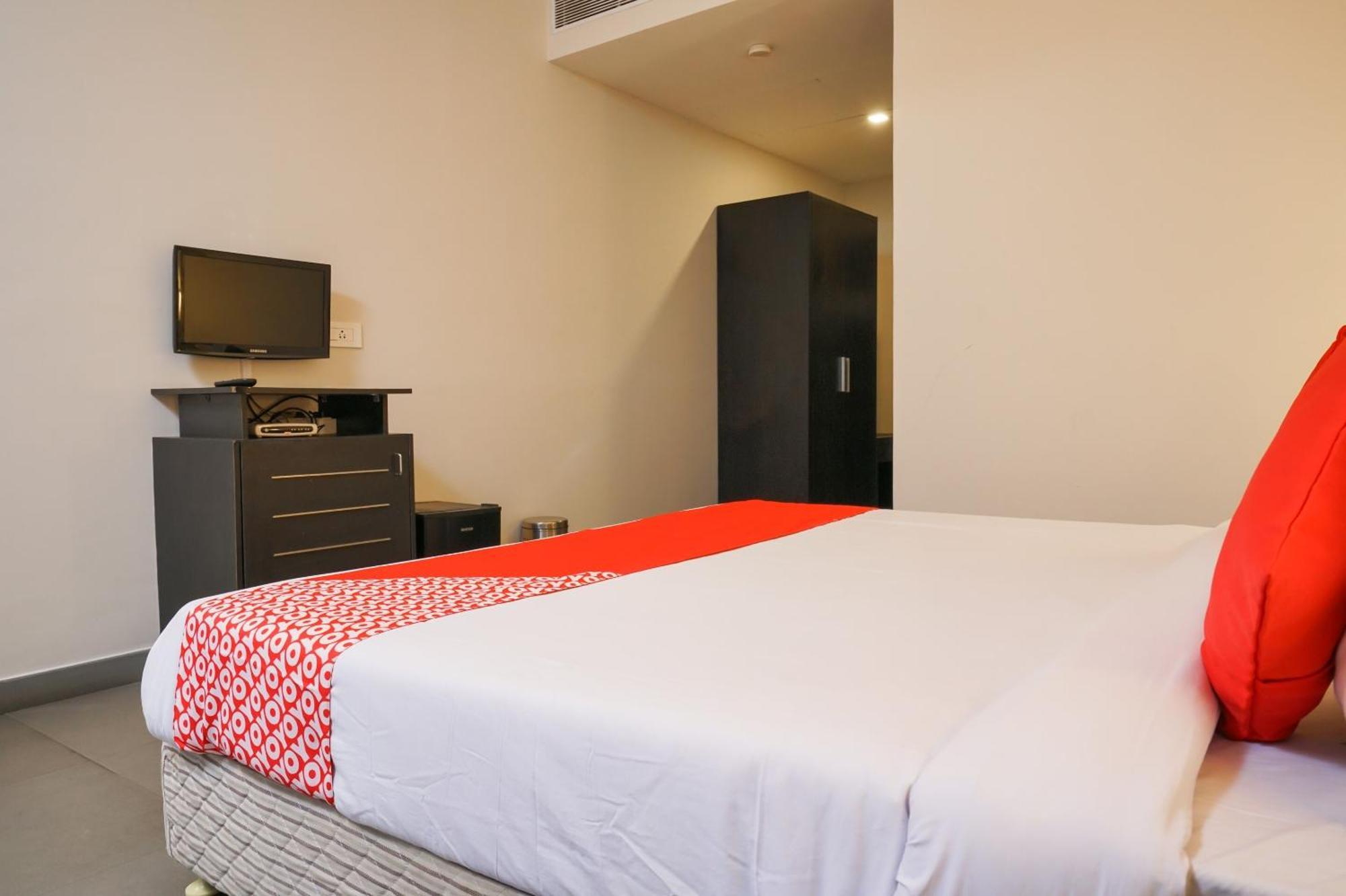 Super Townhouse Mookkannoor Tourist Home Angamaly Extérieur photo