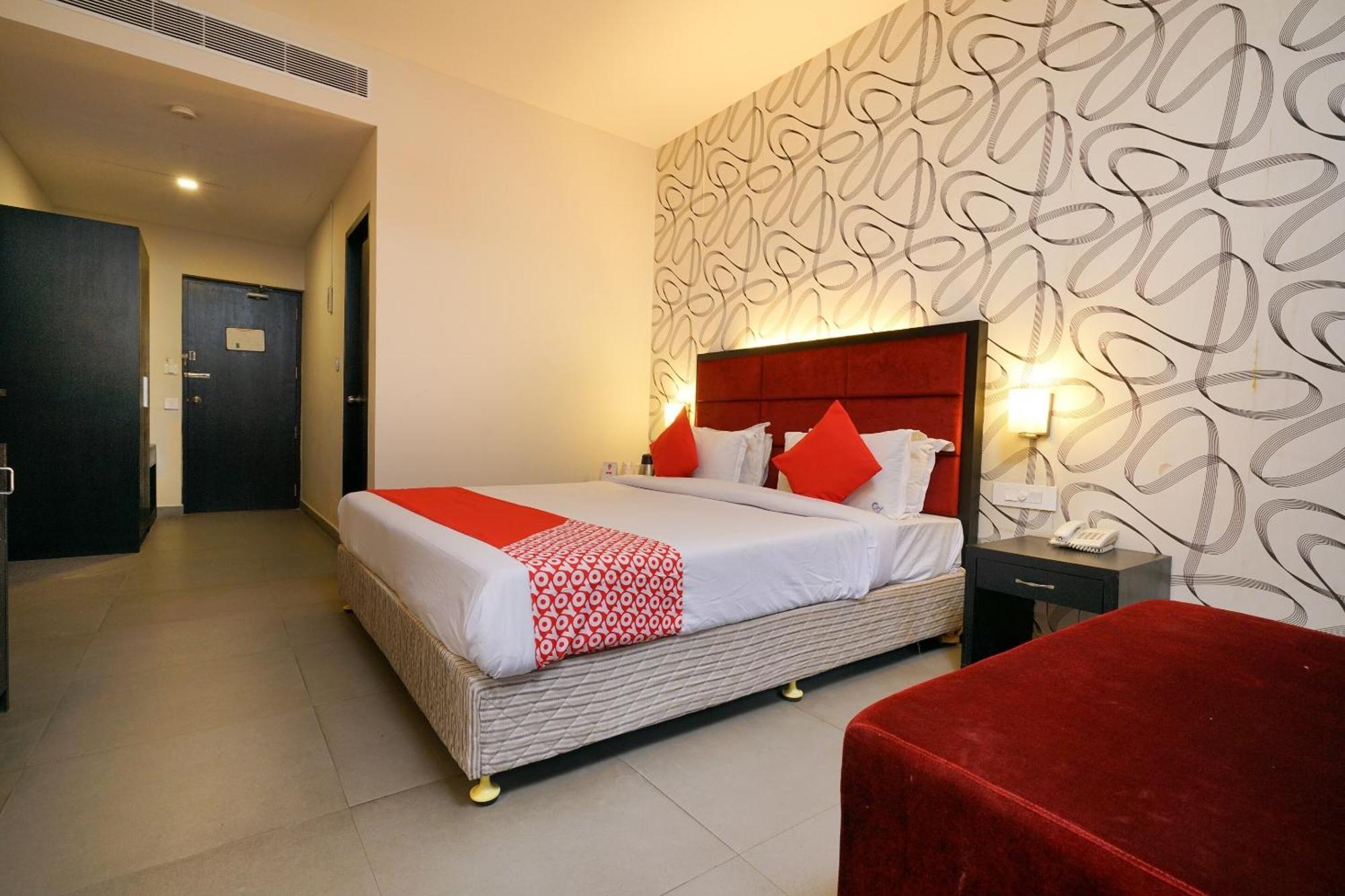 Super Townhouse Mookkannoor Tourist Home Angamaly Extérieur photo